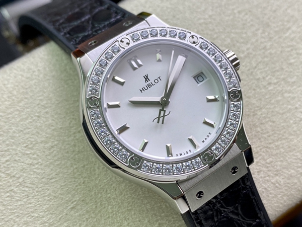 ウブロコピー時計正面デザイン